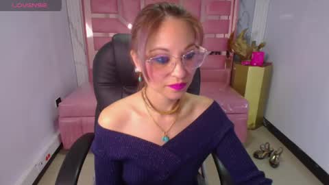 abril_ch_ online show from April 2026 12:37:01 PM