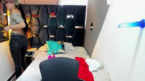 Abril Fox online show from April 2026 08:24:02 PM