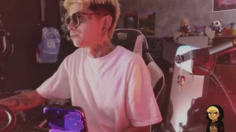 Acid Milo online show from February 2026 04:24:02 PM