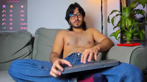 R. online show from November 2025 07:03:01 PM