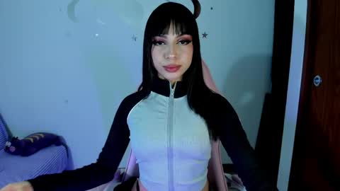 Snapshot of ada_luna01 chatting on May 2026 08:00:01 AM online show from May 2026 08:00:01 AM