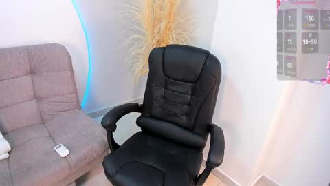    online show from September 2025 01:33:01 PM