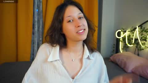 Lily n Jenny online show from October 2025 06:20:01 PM