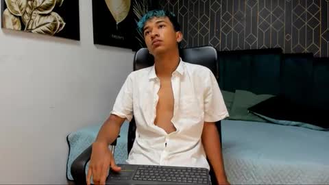 adam_ford1 online show from December 2025 11:08:02 AM