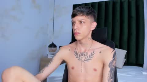 Snapshot of adam_hard_ chatting on December 2024 10:51:02 PM Adam online show from December 2024 10:51:02 PM