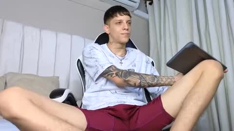 Snapshot of adam_hard_ chatting on September 2025 08:42:02 PM Adam online show from September 2025 08:42:02 PM