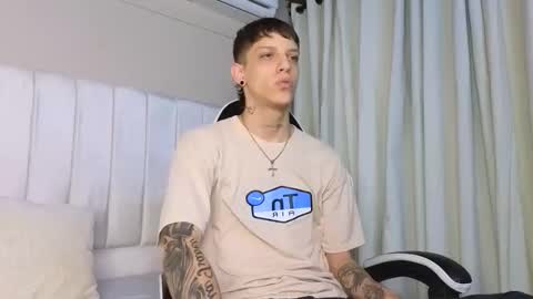 Snapshot of adam_hard_ chatting on September 2025 07:14:02 PM Adam online show from September 2025 07:14:02 PM