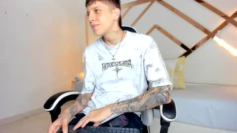 Snapshot of adam_hard_ chatting on September 2025 07:15:02 PM Adam online show from September 2025 07:15:02 PM