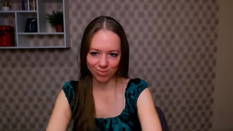 adamais_ online show from October 2025 05:29:02 AM