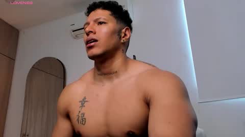 adambrocs1 online show from September 2025 09:42:01 PM