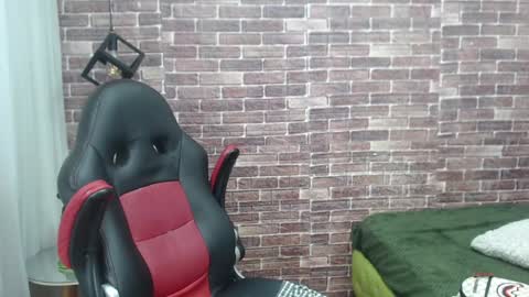 Adam online show from February 2025 09:43:01 AM