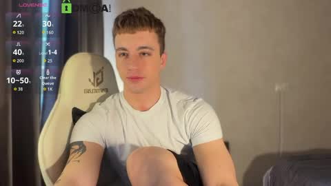 Hi Im Adam Glad to see u here 3 And its my first day online show from April 2026 12:47:02 PM