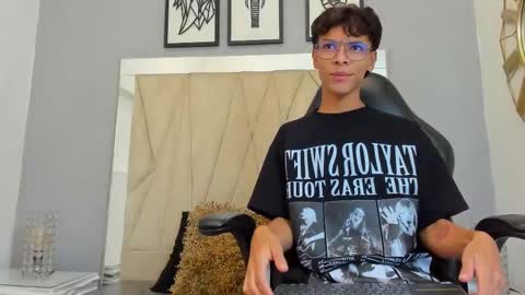 Adams Bobby online show from November 2025 11:23:02 AM