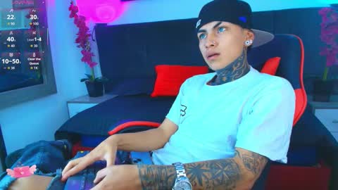 AdamsWalkerr  online show from February 2026 12:13:02 PM