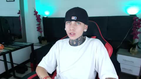 AdamsWalkerr  online show from April 2026 03:03:02 PM