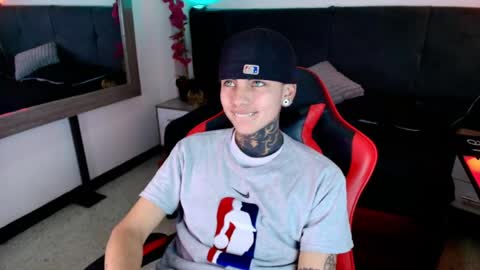 AdamsWalkerr  online show from April 2026 02:19:02 PM
