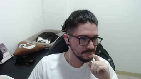 Adam online show from October 2025 10:33:02 AM