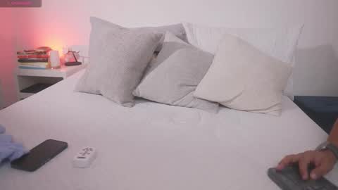 Adan Johns online show from September 2025 12:34:01 AM