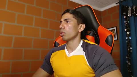 Adan Sin online show from February 2025 04:17:02 PM