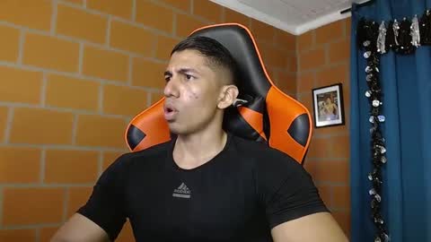 Adan Sin online show from February 2025 03:31:02 PM