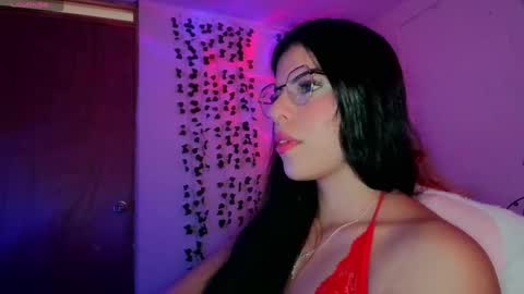 Snapshot of adararose1 chatting on October 2025 06:39:01 PM Adara online show from October 2025 06:39:01 PM