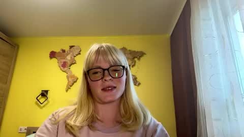 Snapshot of addieflamer chatting on June 2026 04:12:02 PM Lesly online show from June 2026 04:12:02 PM