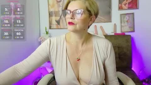 adeellee online show from October 2025 08:26:02 AM