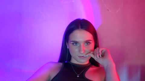 Adele Amore online show from March 2025 12:26:01 PM