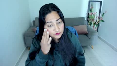 Carolina online show from November 2025 10:14:01 AM