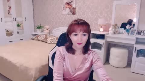 Snapshot of adelemoran chatting on December 2024 06:52:01 PM AdeleMoran online show from December 2024 06:52:01 PM