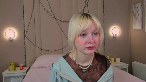 adelesilvy online show from June 2026 01:39:01 AM