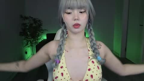 adelina__flower online show from April 2026 01:39:01 AM