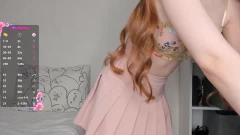 adelins_peach online show from December 2025 10:44:02 AM