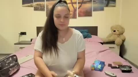 Adellineee online show from June 2026 08:53:02 PM