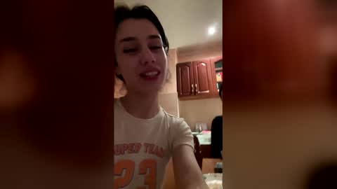 Adellyy online show from April 2026 10:18:01 PM