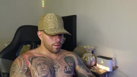 Snapshot of ades_lowe chatting on May 2026 06:19:02 AM Ades online show from May 2026 06:19:02 AM