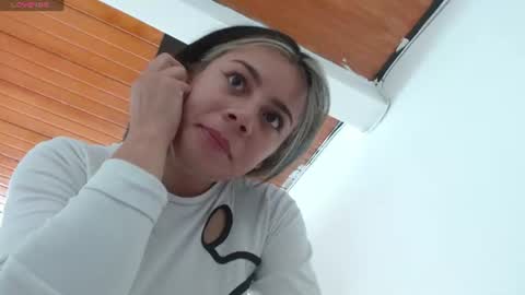 Snapshot of adhara_montiel_ chatting on July 2026 06:43:02 PM Adhara Montiel online show from July 2026 06:43:02 PM