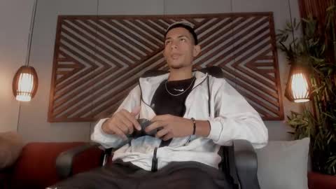 adonis_wb online show from September 2025 08:21:02 PM