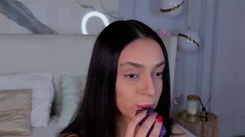 adoracortes online show from November 2025 04:56:01 AM