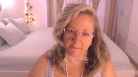 Cryna online show from October 2025 10:05:02 AM