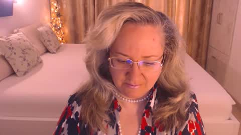 Cryna online show from March 2026 12:10:01 PM