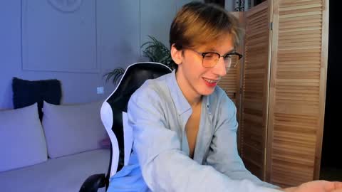 Adrian online show from December 2024 07:18:01 PM