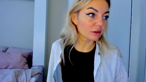 Snapshot of adriana_coy_ chatting on May 2026 07:36:02 AM Adriana online show from May 2026 07:36:02 AM