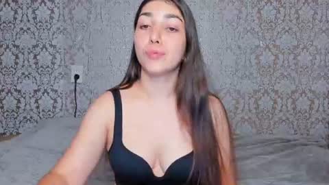 Adriana online show from June 2026 06:45:01 PM