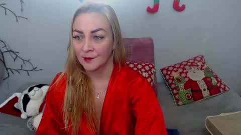 Adriana Paredes  online show from December 2024 01:58:01 PM