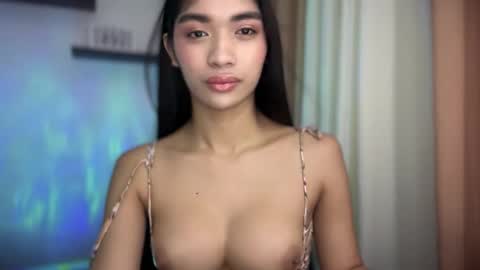 Adriana online show from October 2025 01:42:01 PM