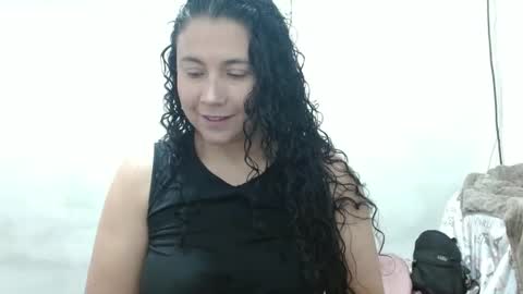Adriana Tellez online show from September 2025 02:51:01 PM