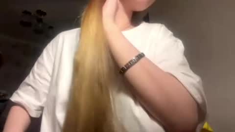 Caroline online show from May 2026 07:19:01 PM