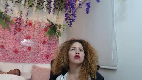 adriel_and_risitos_ online show from September 2025 05:42:01 AM