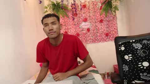 adriel_and_risitos_ online show from September 2025 09:34:01 AM